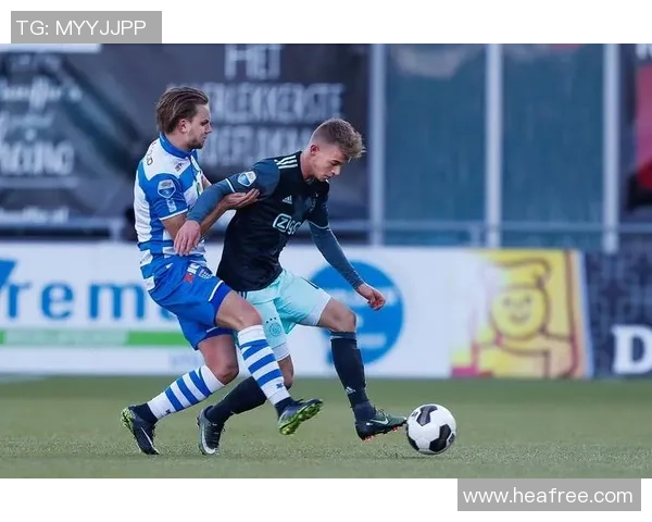 图尔与瓦朗谢的精彩对决揭示法乙联赛的激烈竞争与球队实力较量