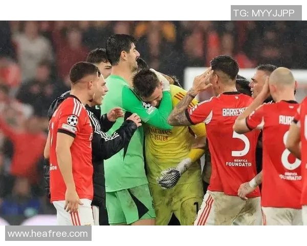 皇马主场空场迎战华沙军团球迷缺席的焦灼对决