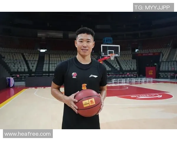 贺希宁：从青涩球员到篮球场上的闪耀明星之路