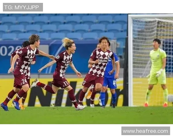 清水鼓动与神户胜利船的激烈对决展现足球魅力与团队精神 清水鼓动与神户胜利船的激烈对决展现足球魅力与团队精神